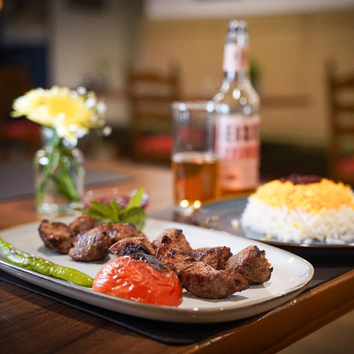 Lammspieß mit Doogh im Fereshteh Restaurant Floridsdorf
